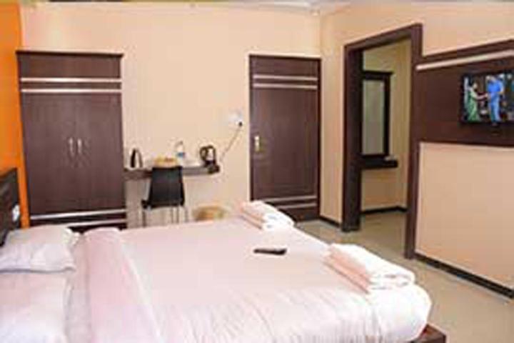 Landmaark Hotels Тирупур Екстериор снимка
